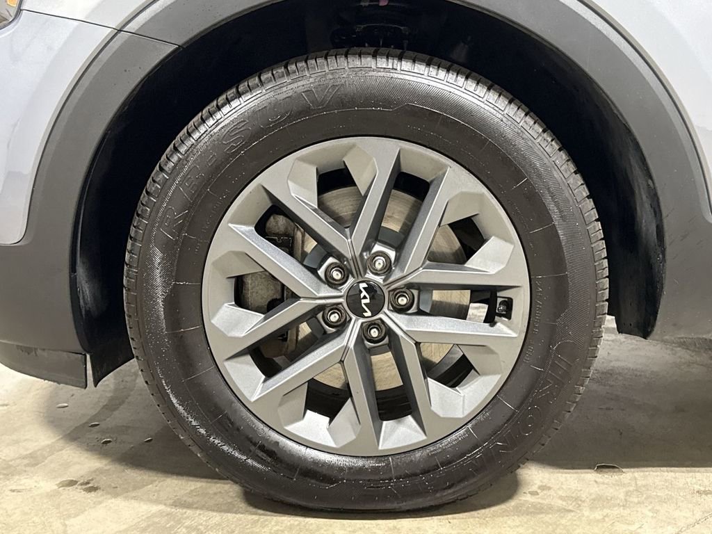 Used 2024 Kia Telluride LX image 28
