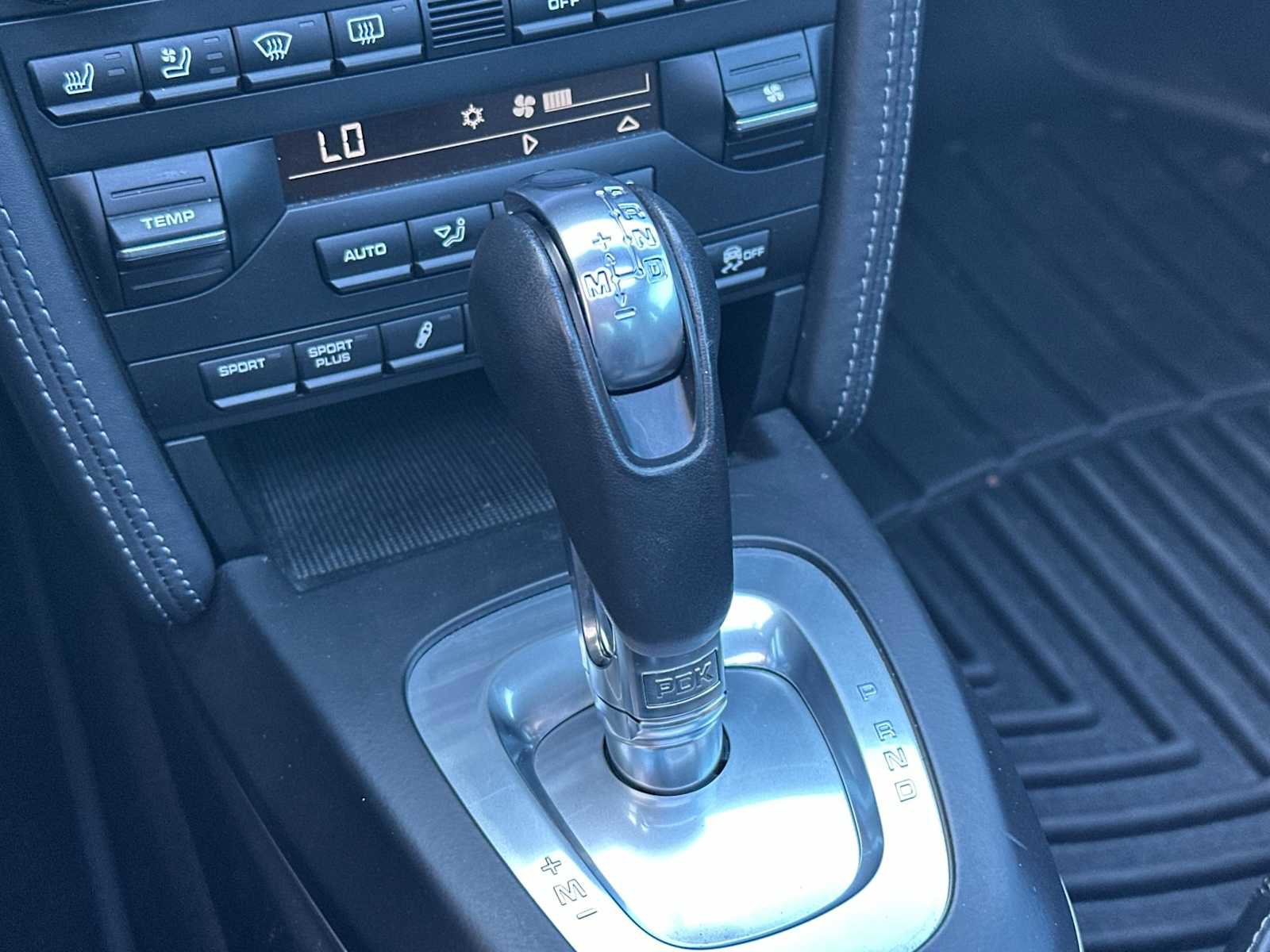 Used 2013 Porsche 911 Turbo S image 19