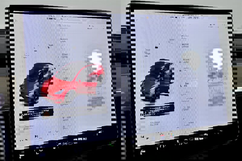 Used 2022 Tesla Model Y Long Range image 34