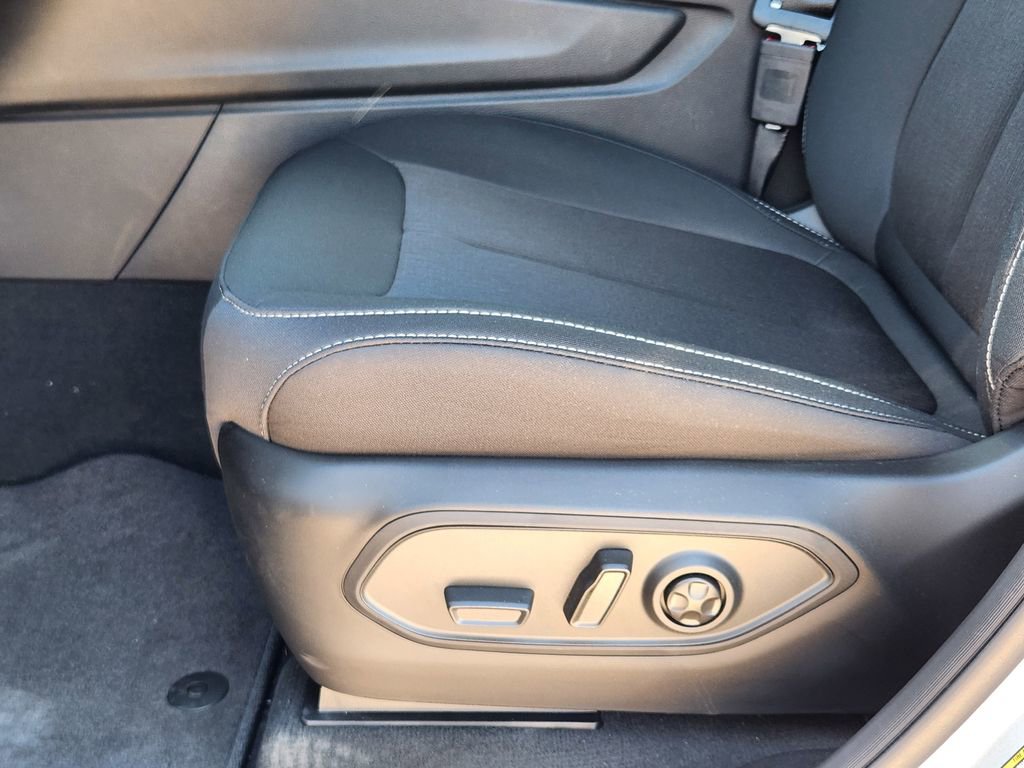 New 2026 Jeep Grand Cherokee Laredo RWD image 17