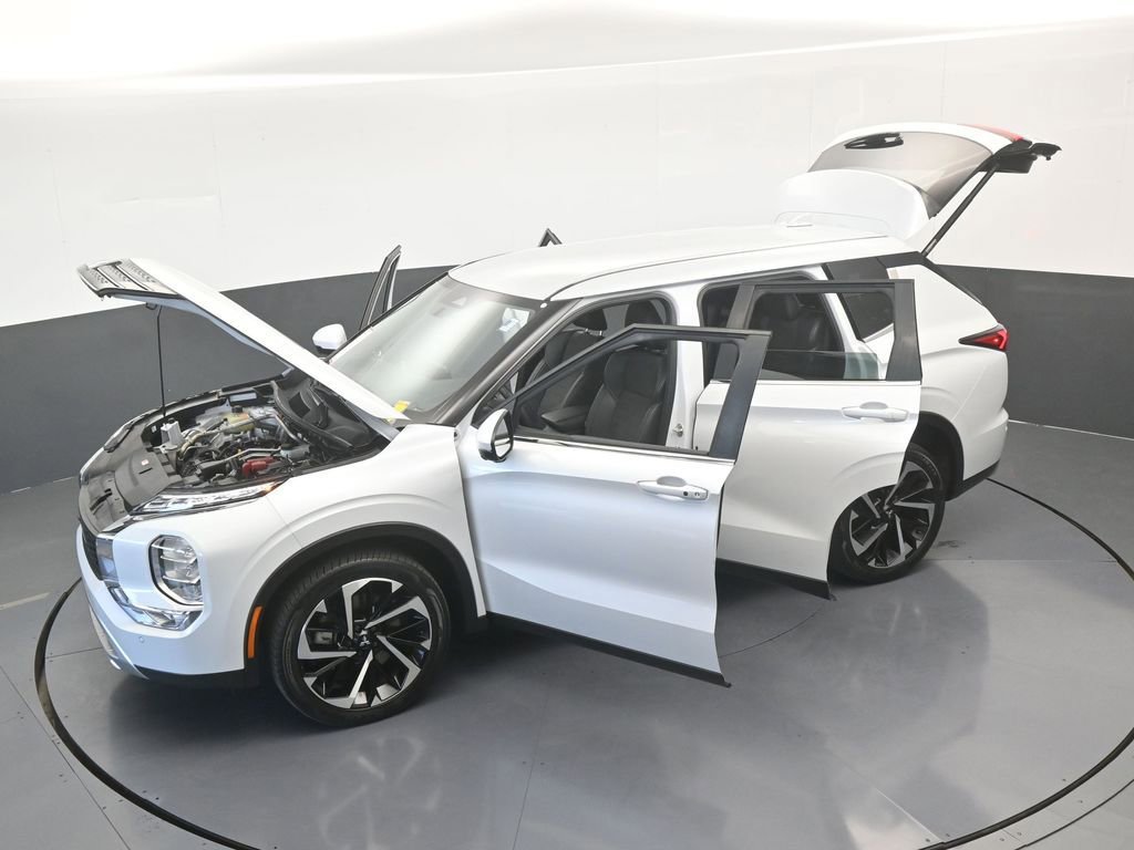 Used 2023 Mitsubishi Outlander SE image 73