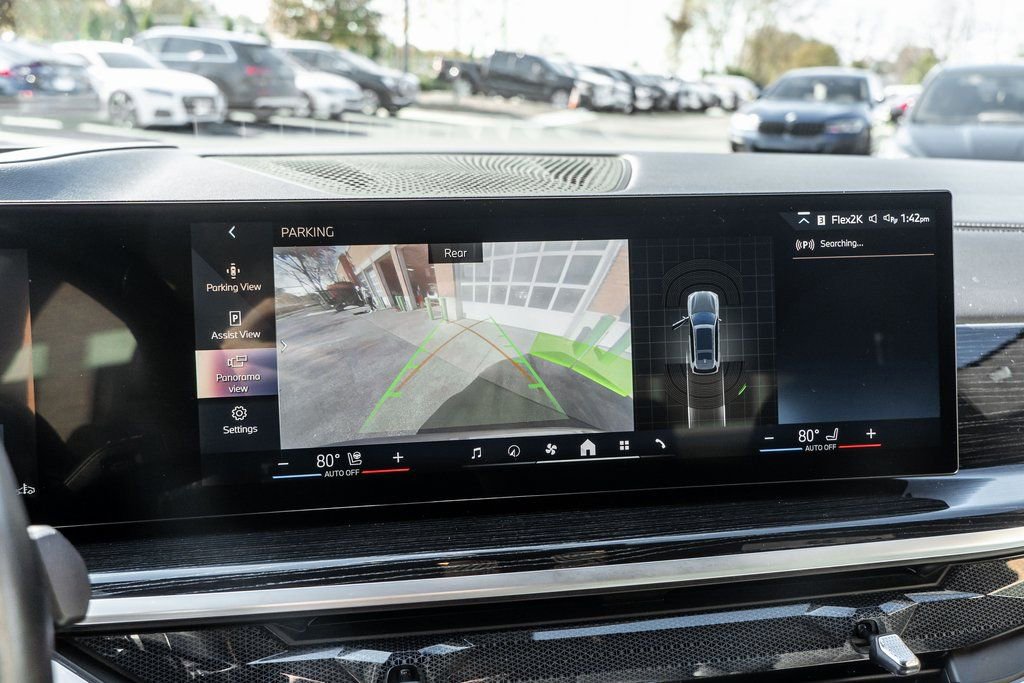 Used 2024 BMW X7 xDrive40i w/ M Sport Package image 9