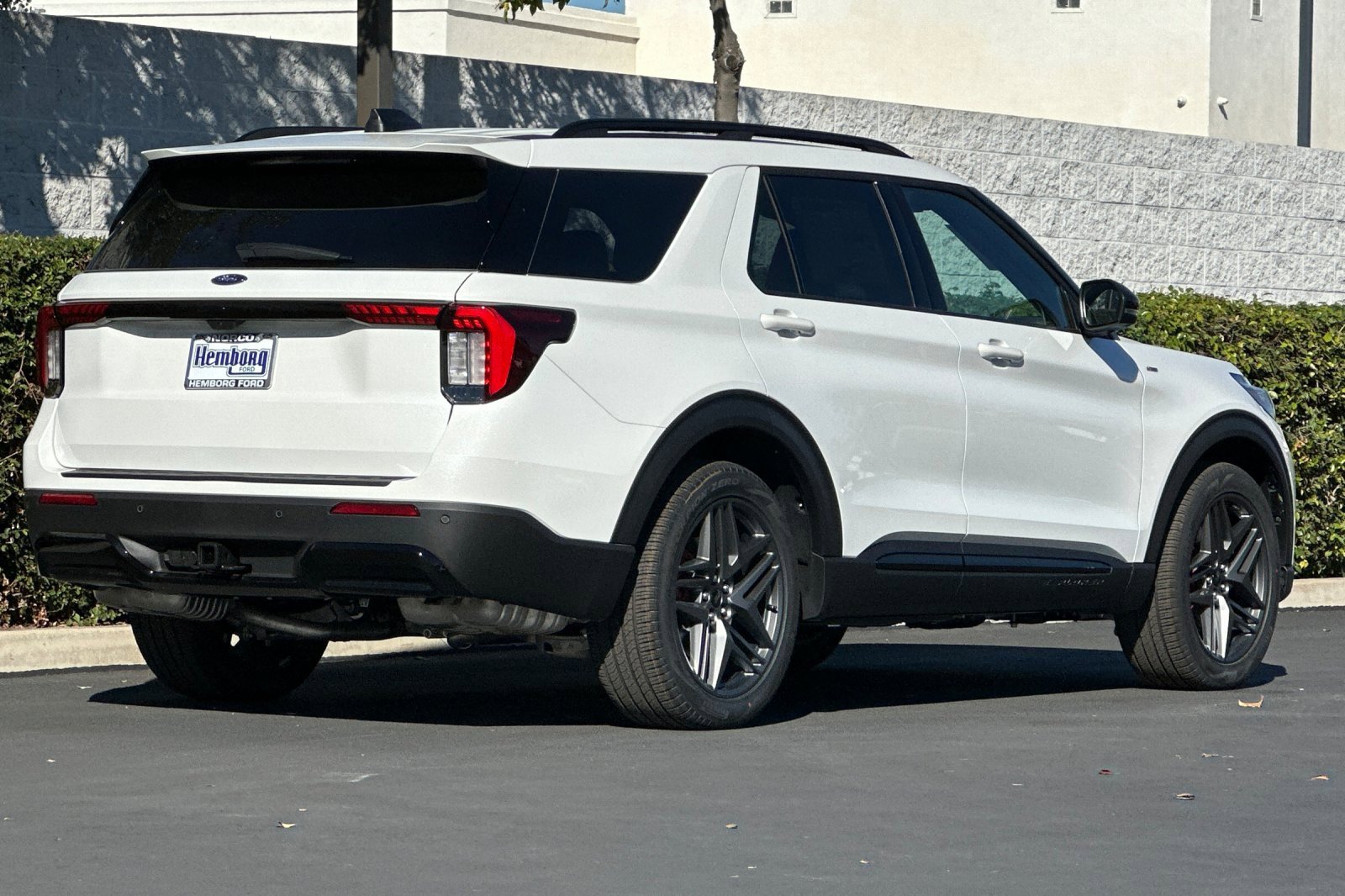 New 2026 Ford Explorer ST-Line w/ ST-Line Street Pack image 4