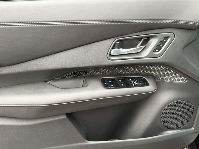 Used 2023 Nissan Ariya FWD image 14