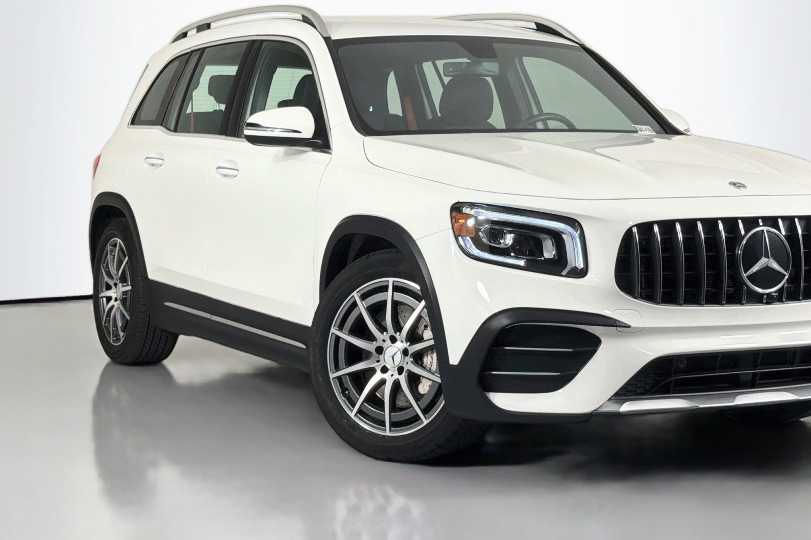 Used 2023 Mercedes-Benz GLB 35 AMG 4MATIC image 13