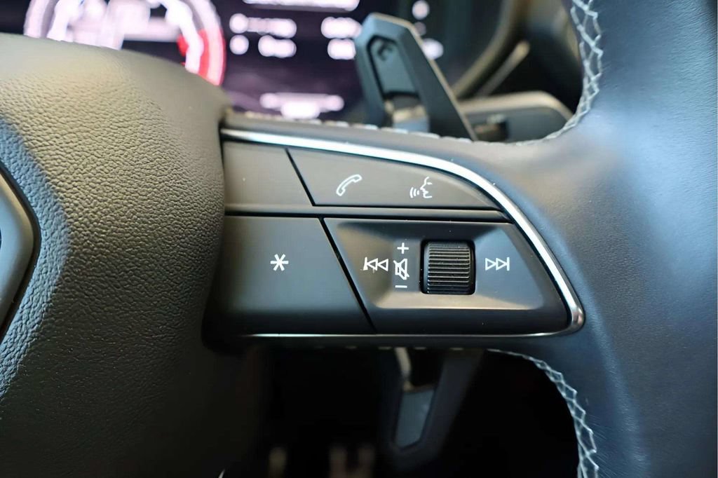 Used 2021 Lamborghini Urus AWD/4WD image 9