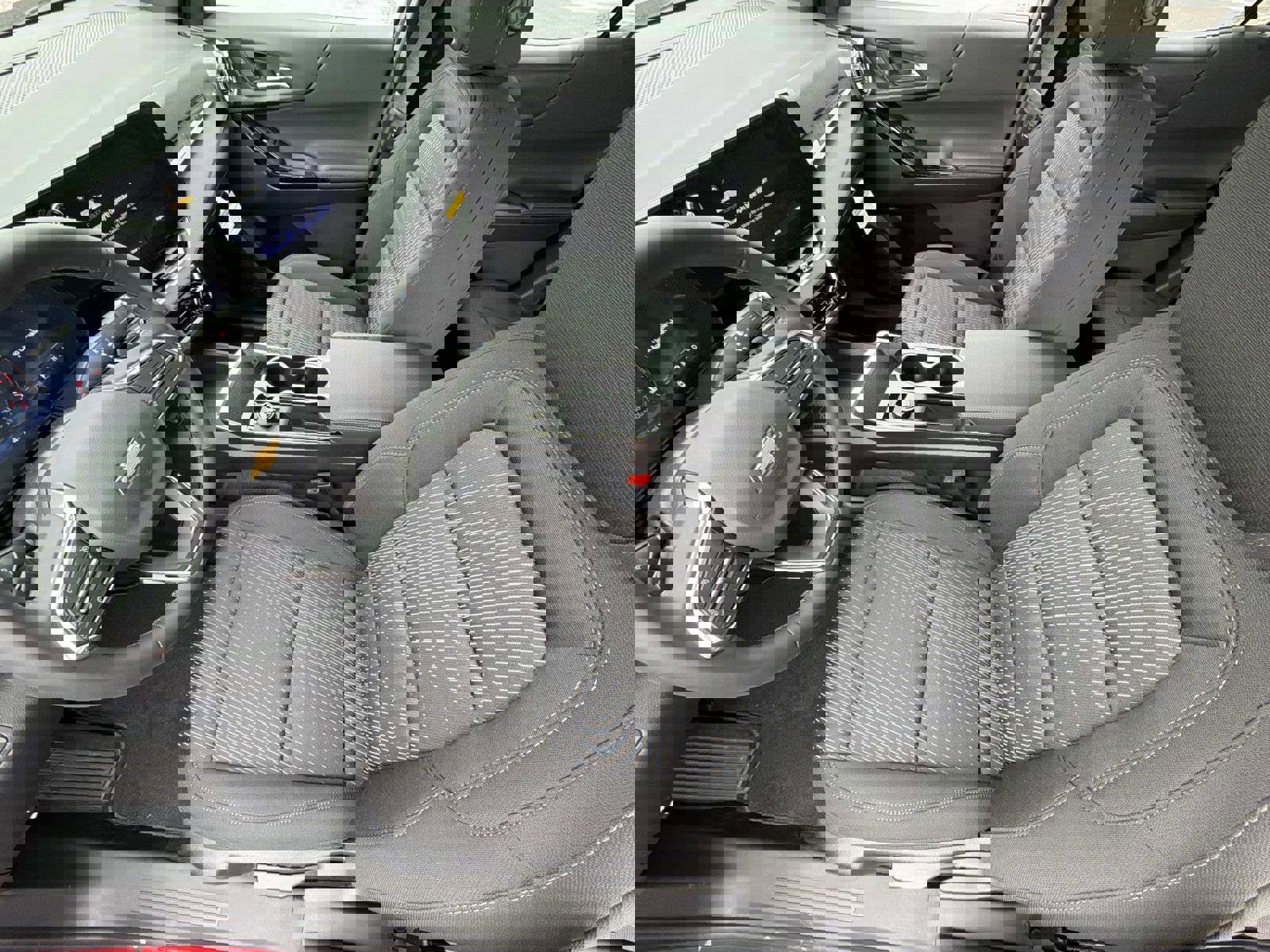 New 2026 Chevrolet Equinox LT w/ Safety and Technology Package image 3