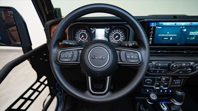 Used 2025 Jeep Gladiator Sport AWD/4WD image 29