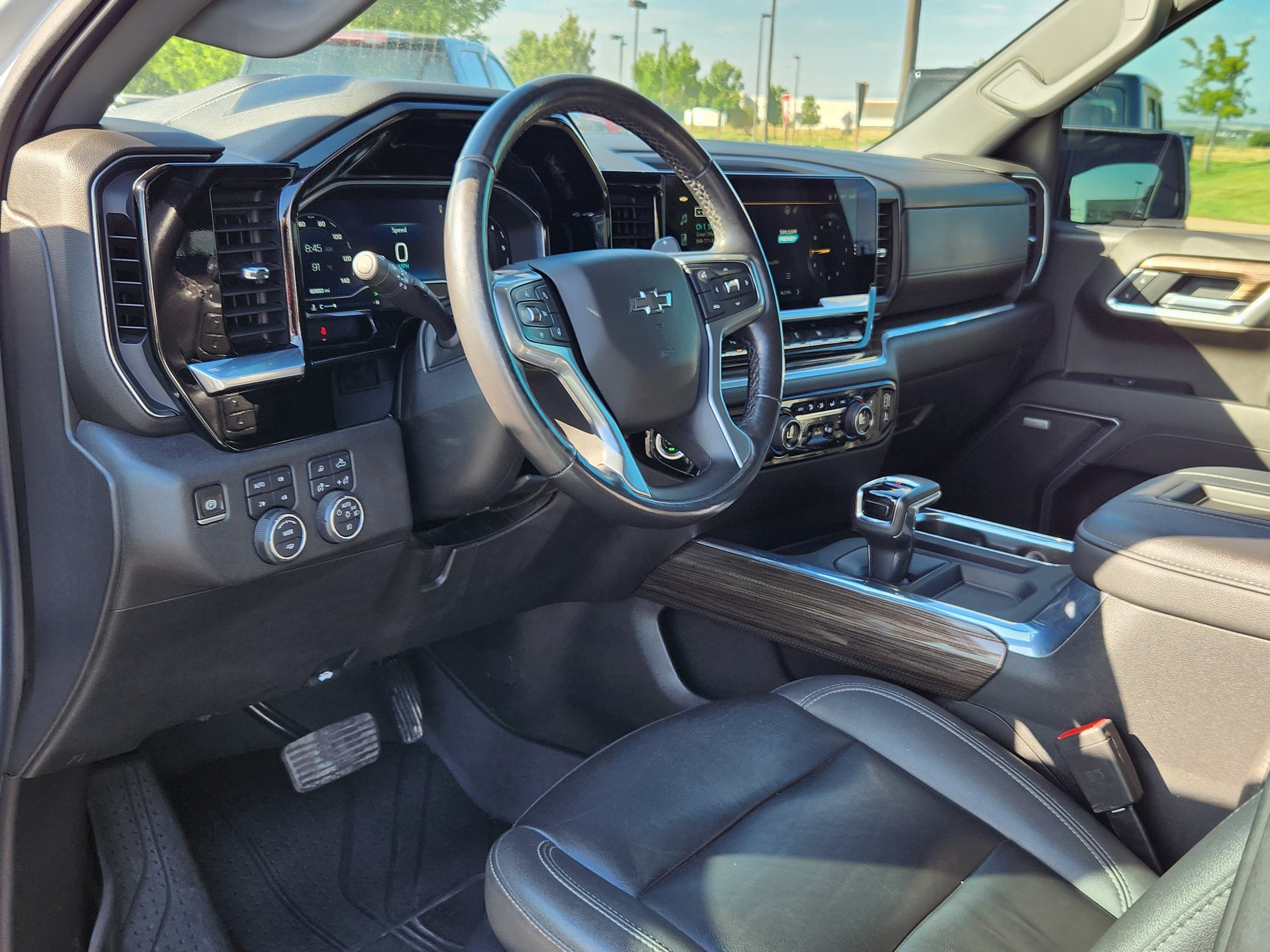 Used 2022 Chevrolet Silverado 1500 RST w/ Redline Edition AWD/4WD image 7