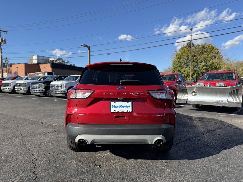 Used 2020 Ford Escape SE image 4
