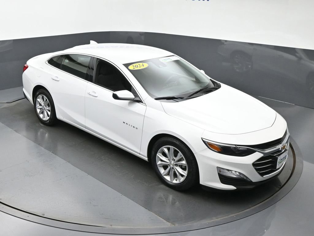 Used 2024 Chevrolet Malibu LT image 3