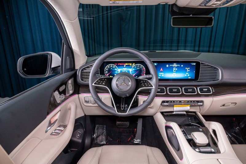 New 2026 Mercedes-Benz GLS 450 4MATIC image 15