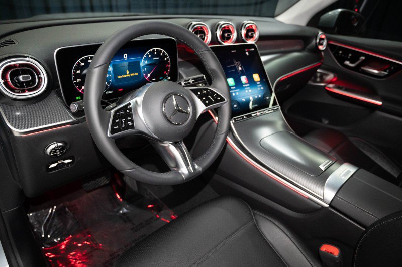 New 2026 Mercedes-Benz GLC 300 image 15