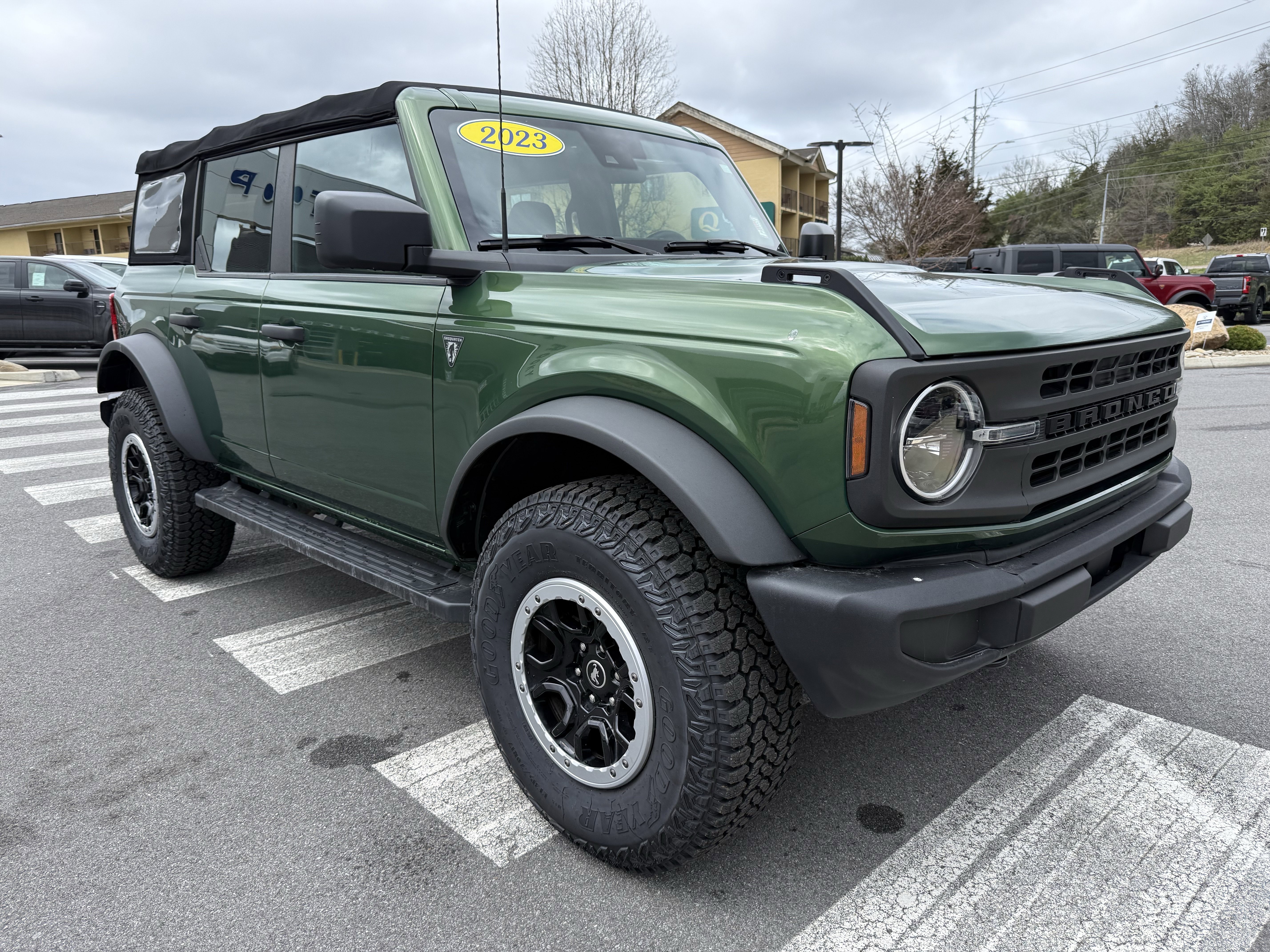 Used 2023 Ford Bronco 4-Door w/ Sasquatch Package image 3