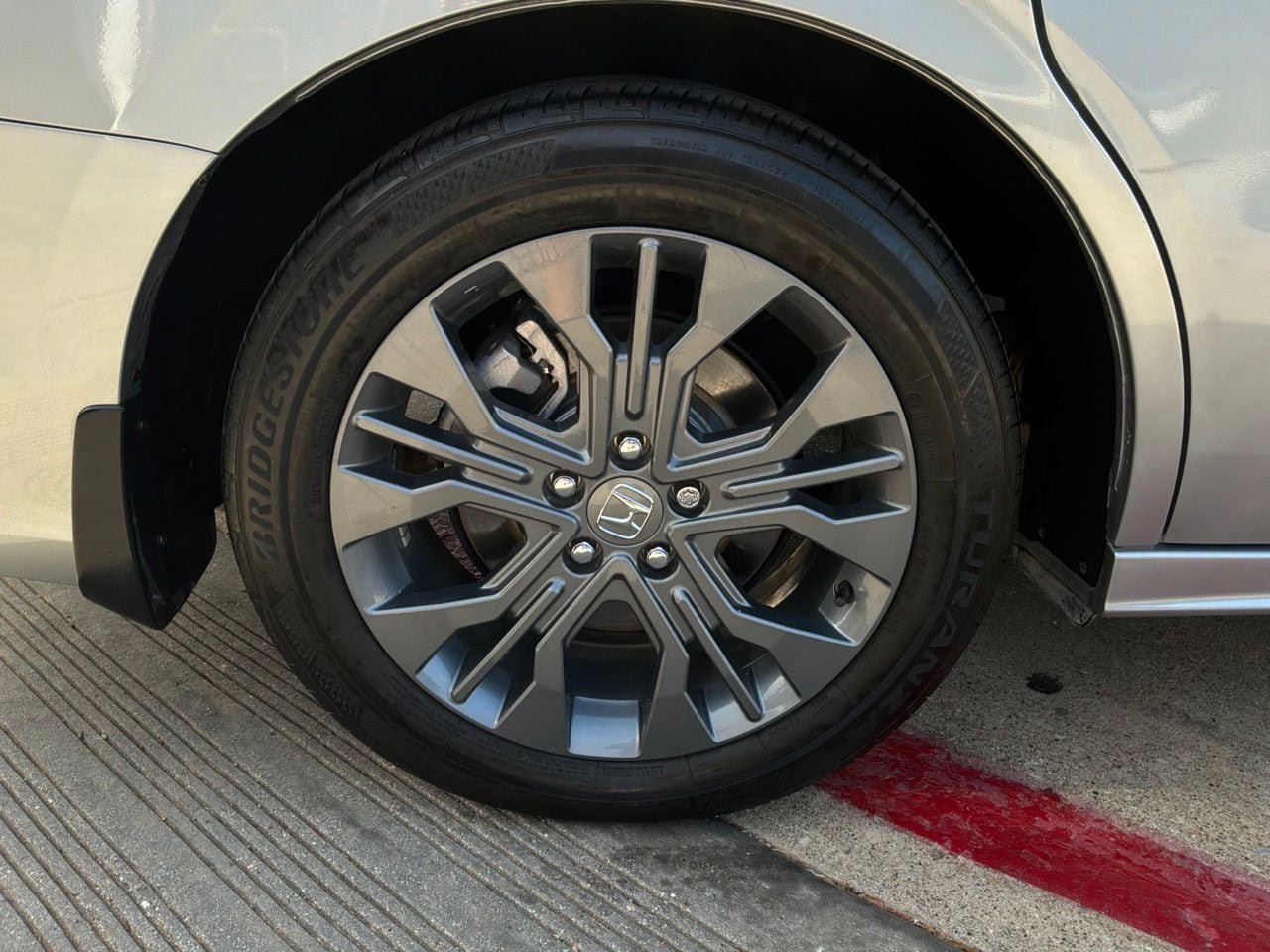 Used 2025 Honda Odyssey Touring image 7