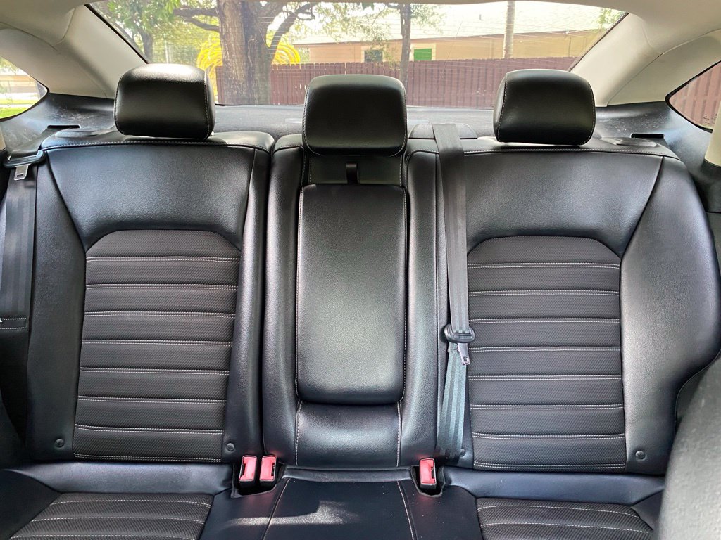 Used 2018 Ford Fusion SE w/ Equipment Group 601A FWD image 16