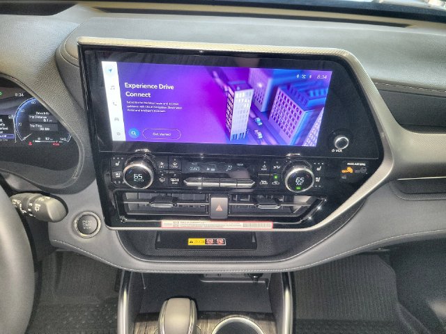 New 2026 Toyota Highlander Platinum AWD/4WD image 18