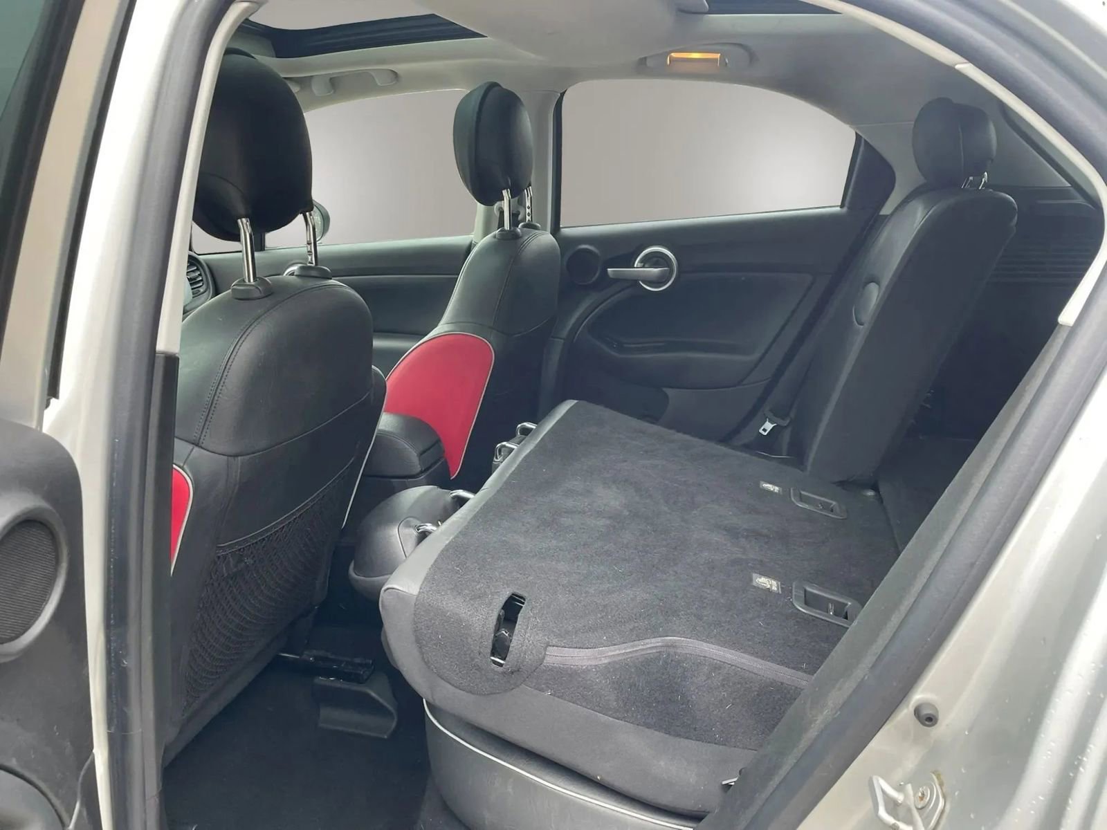 Used 2016 FIAT 500X Lounge image 16