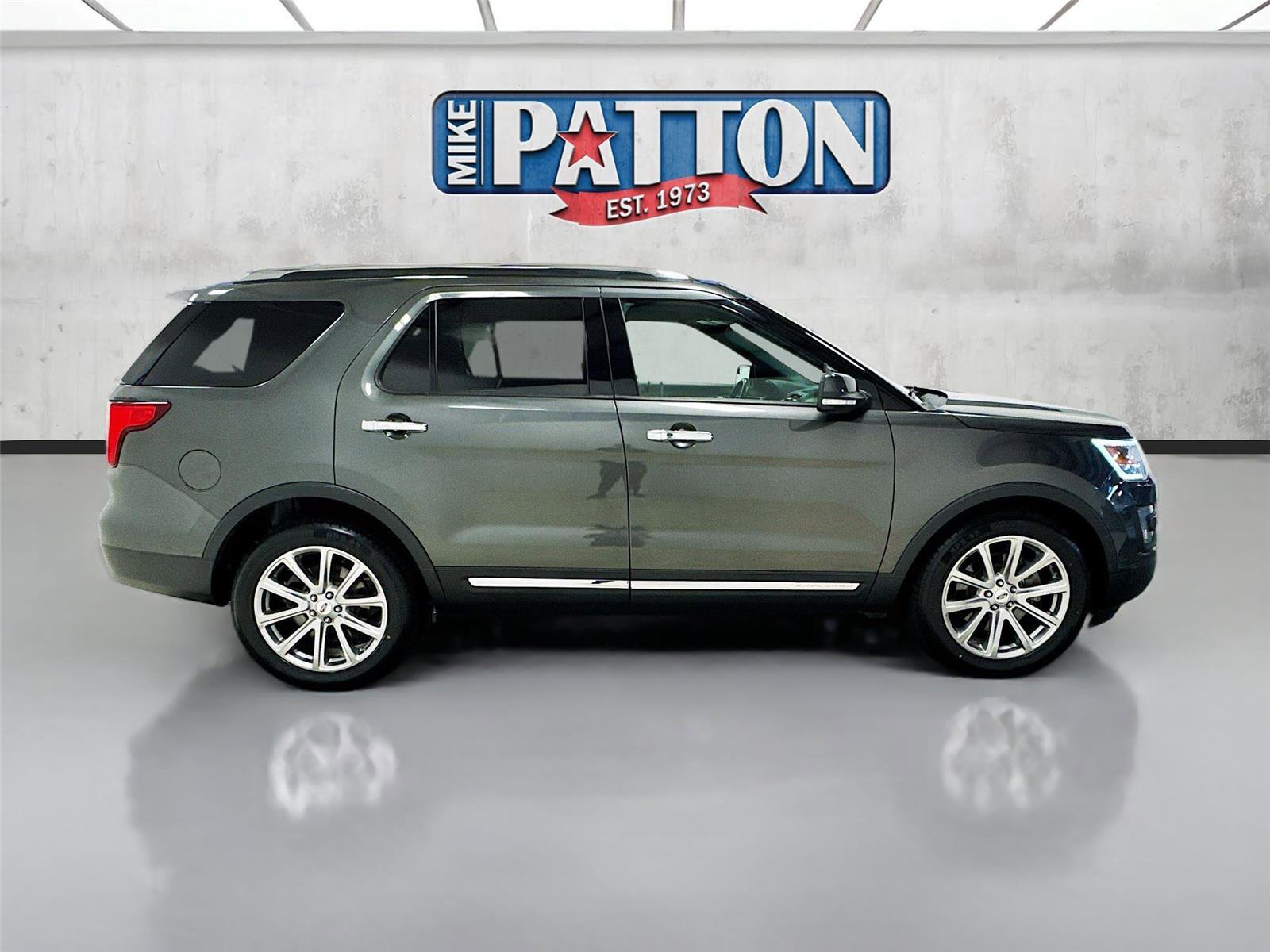 Used 2017 Ford Explorer Limited FWD image 8