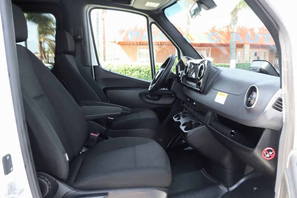 Used 2026 Mercedes-Benz Sprinter 2500 image 39