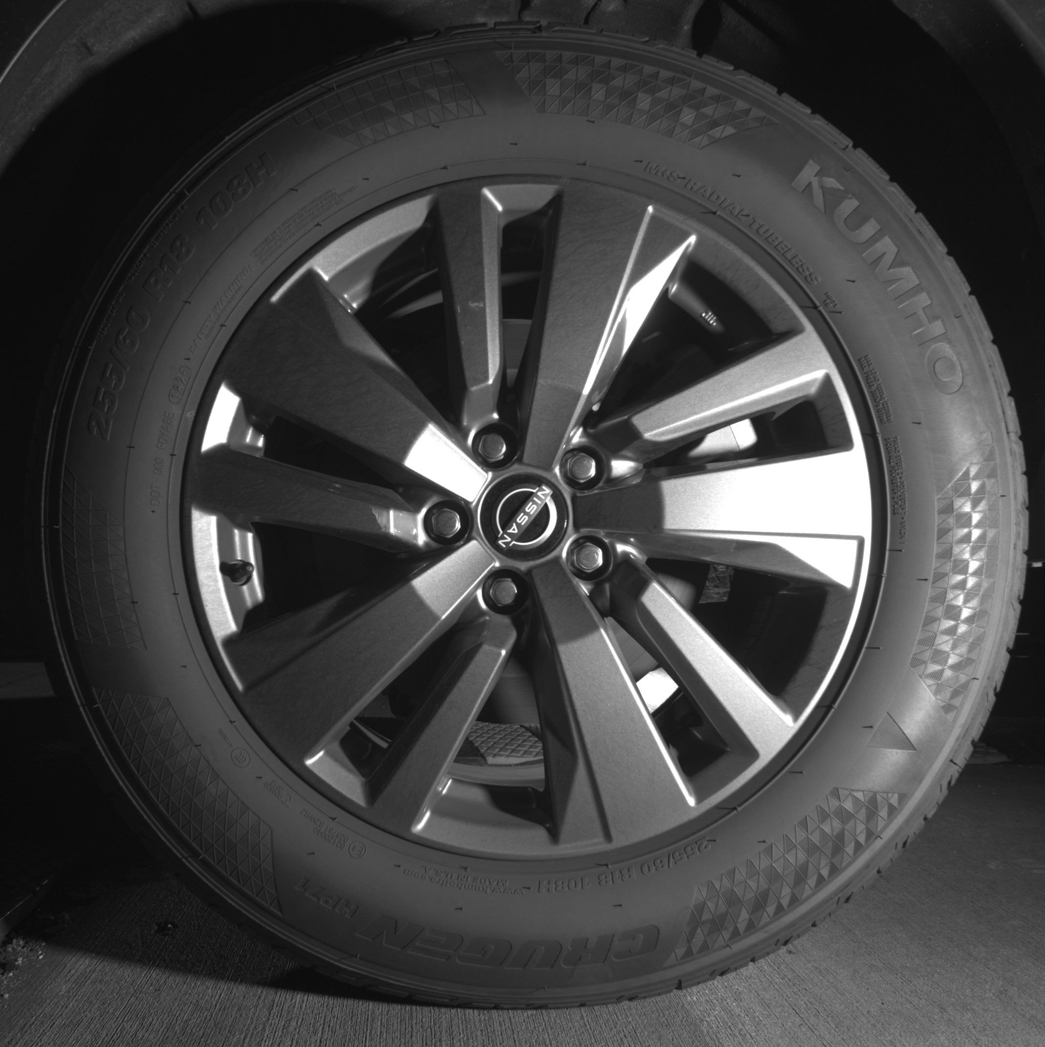 Used 2025 Nissan Pathfinder SV image 14