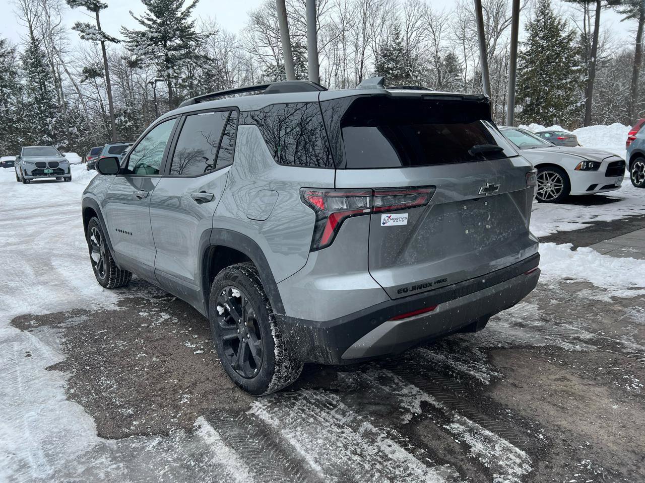 Used 2025 Chevrolet Equinox LT w/ Midnight Edition image 3