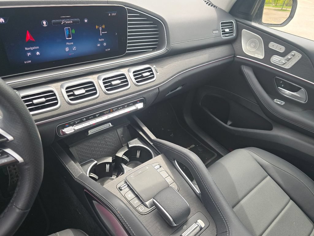 Used 2026 Mercedes-Benz GLS 450 4MATIC image 33