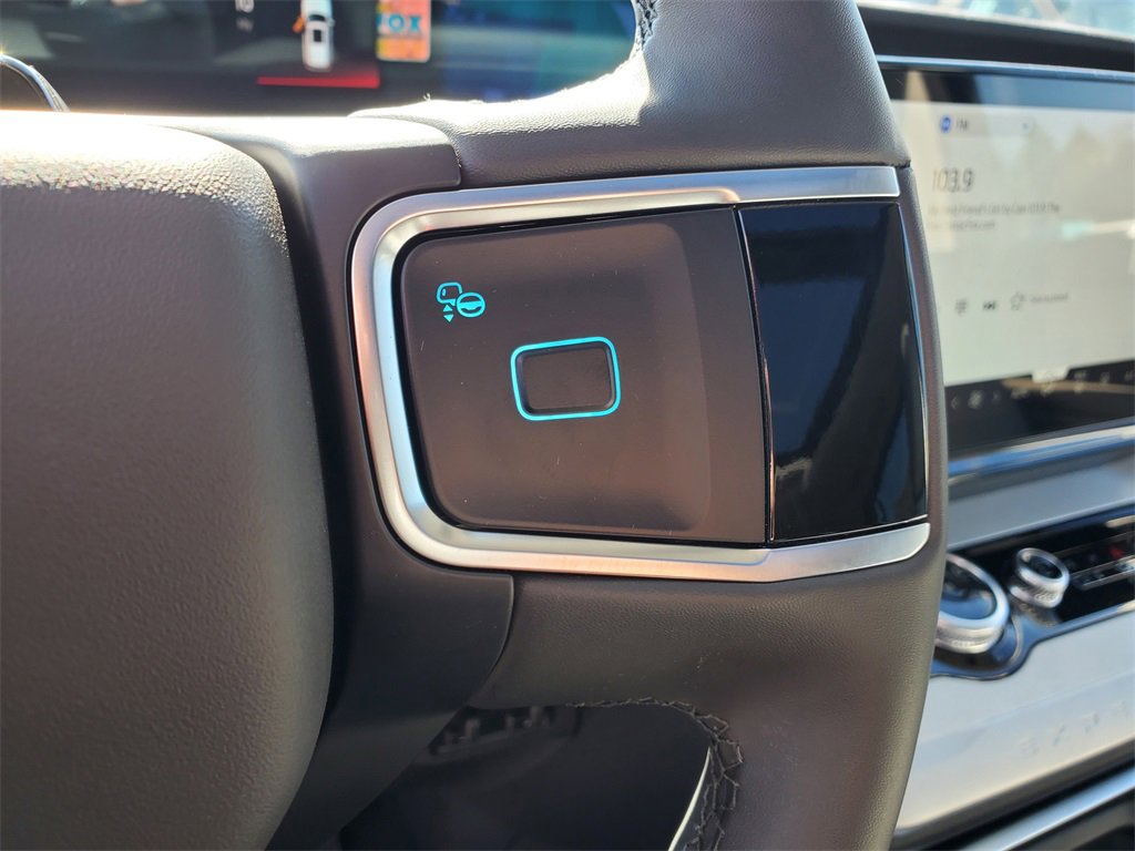 New 2025 Ford Expedition Active image 13