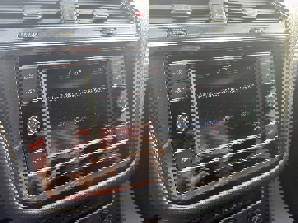 Used 2020 Volkswagen Tiguan S image 23