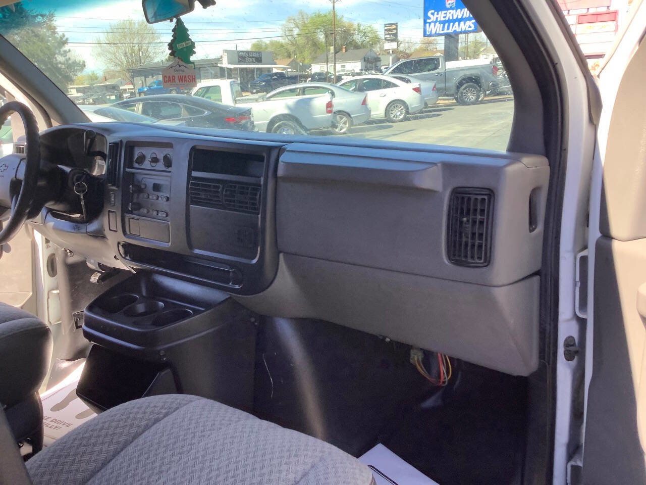 Used 2003 Chevrolet Express 1500 image 34