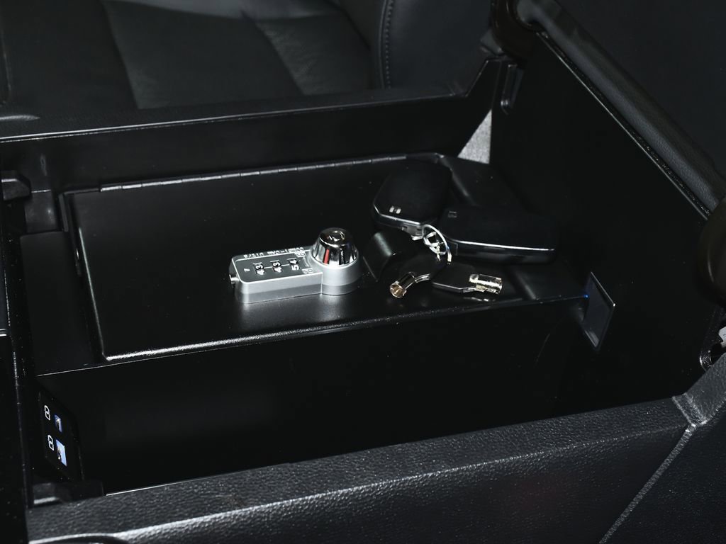 Used 2024 Toyota Tundra Limited w/ Power Package image 43