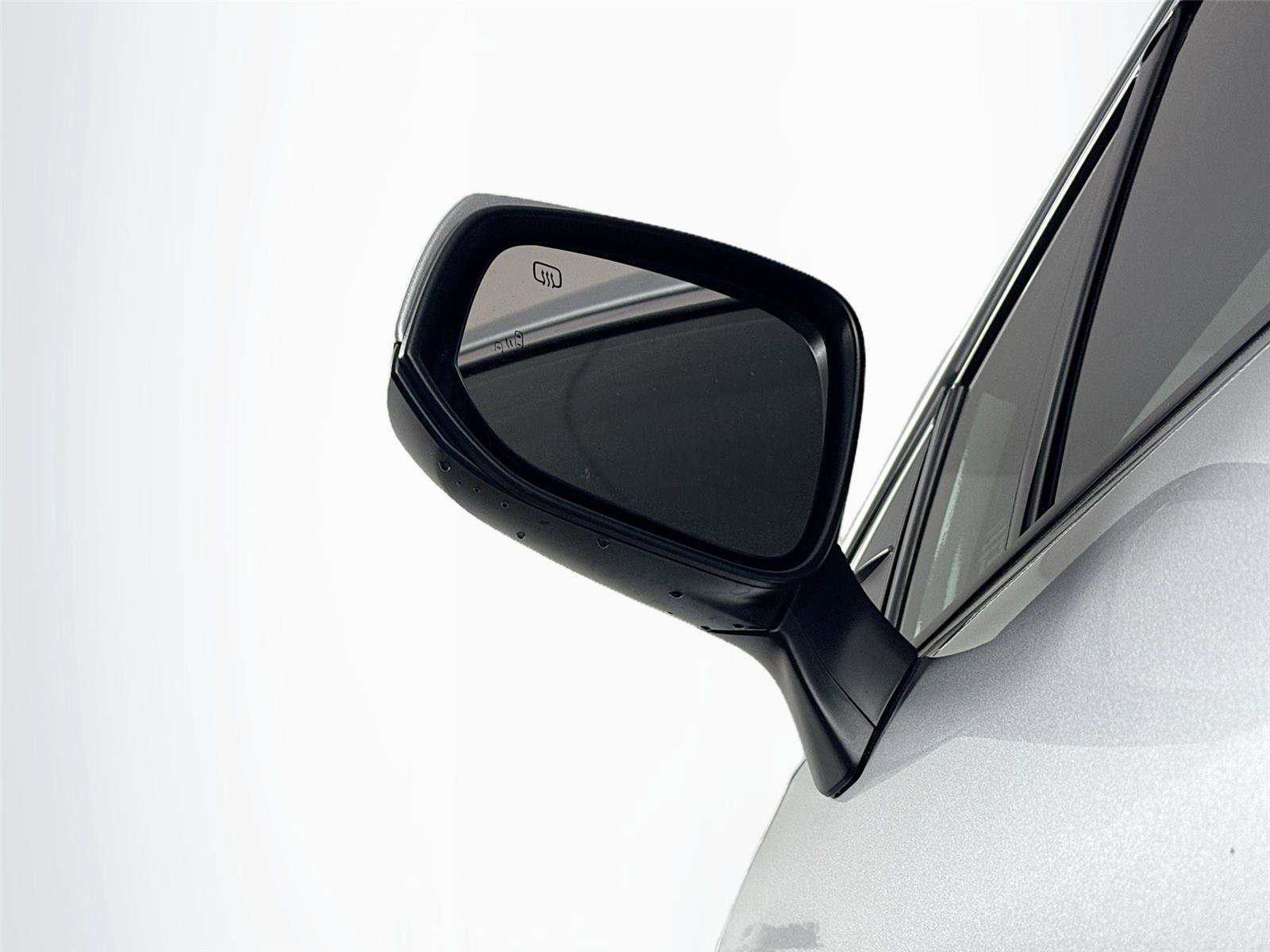 Certified 2025 Toyota Sienna XLE image 2