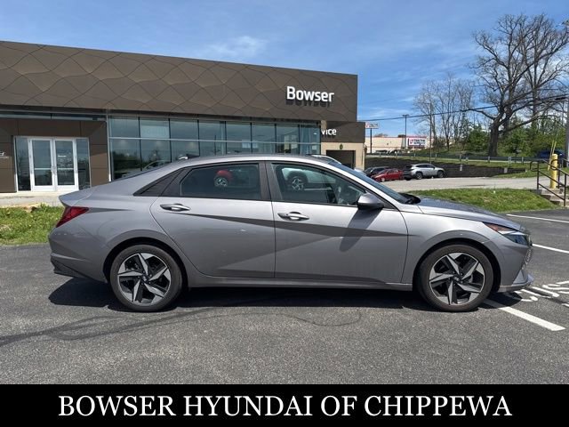 Used 2023 Hyundai Elantra SEL w/ Convenience Package FWD image 8