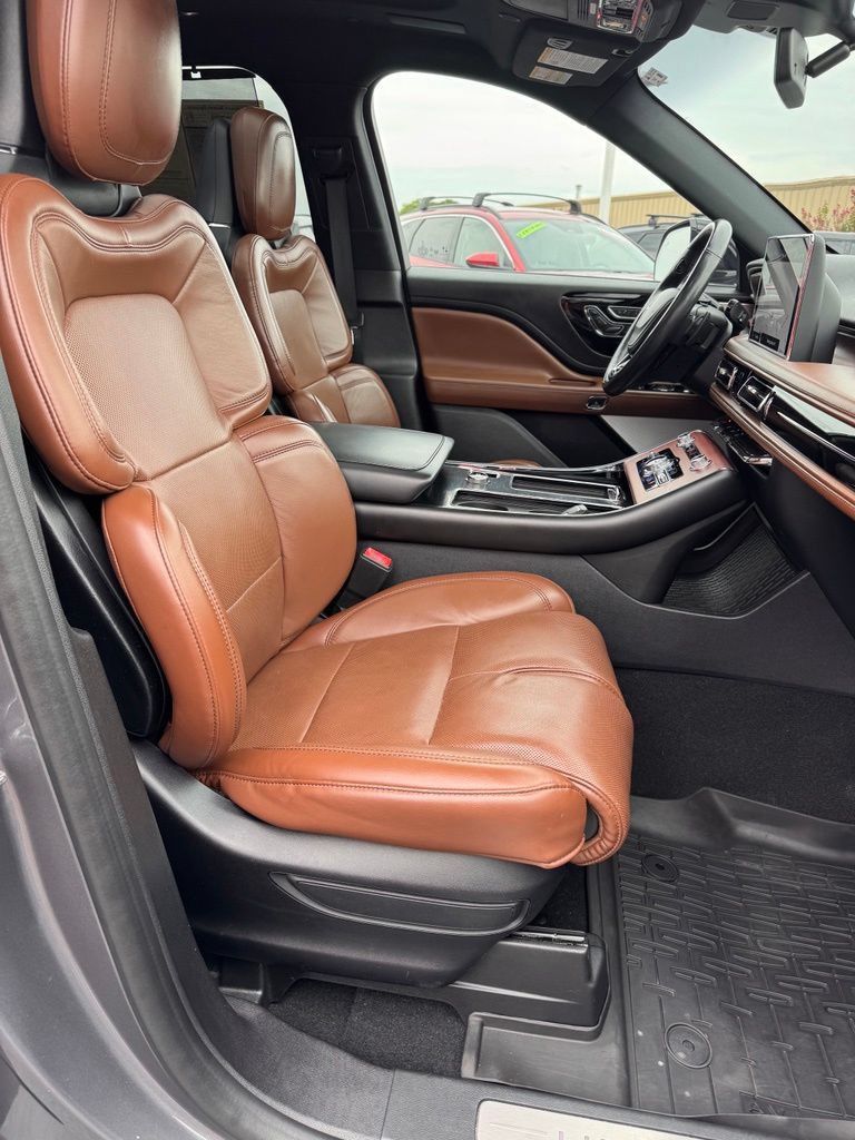 Used 2021 Lincoln Aviator Reserve w/ Equipment Group 202A AWD/4WD image 11
