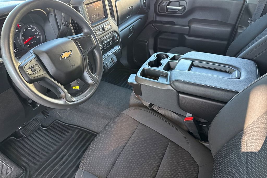 Used 2022 Chevrolet Silverado 2500 Custom w/ Custom Convenience Package image 5