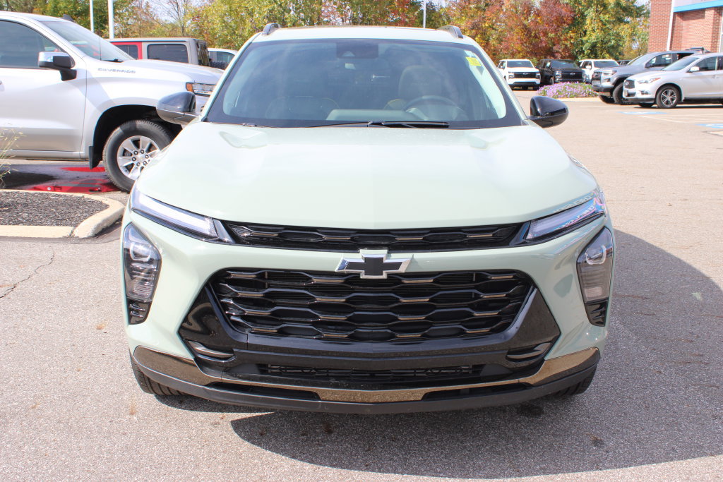 Used 2025 Chevrolet Trax ACTIV w/ Sunroof Package FWD image 5