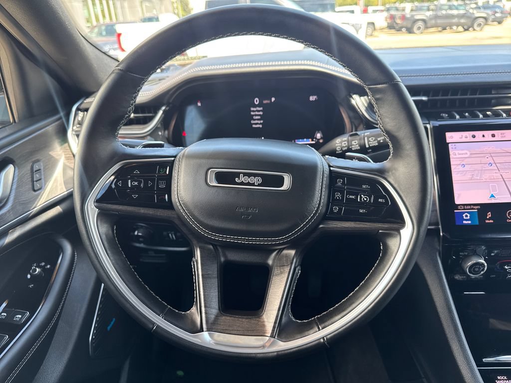 Used 2022 Jeep Grand Cherokee Overland AWD/4WD image 15