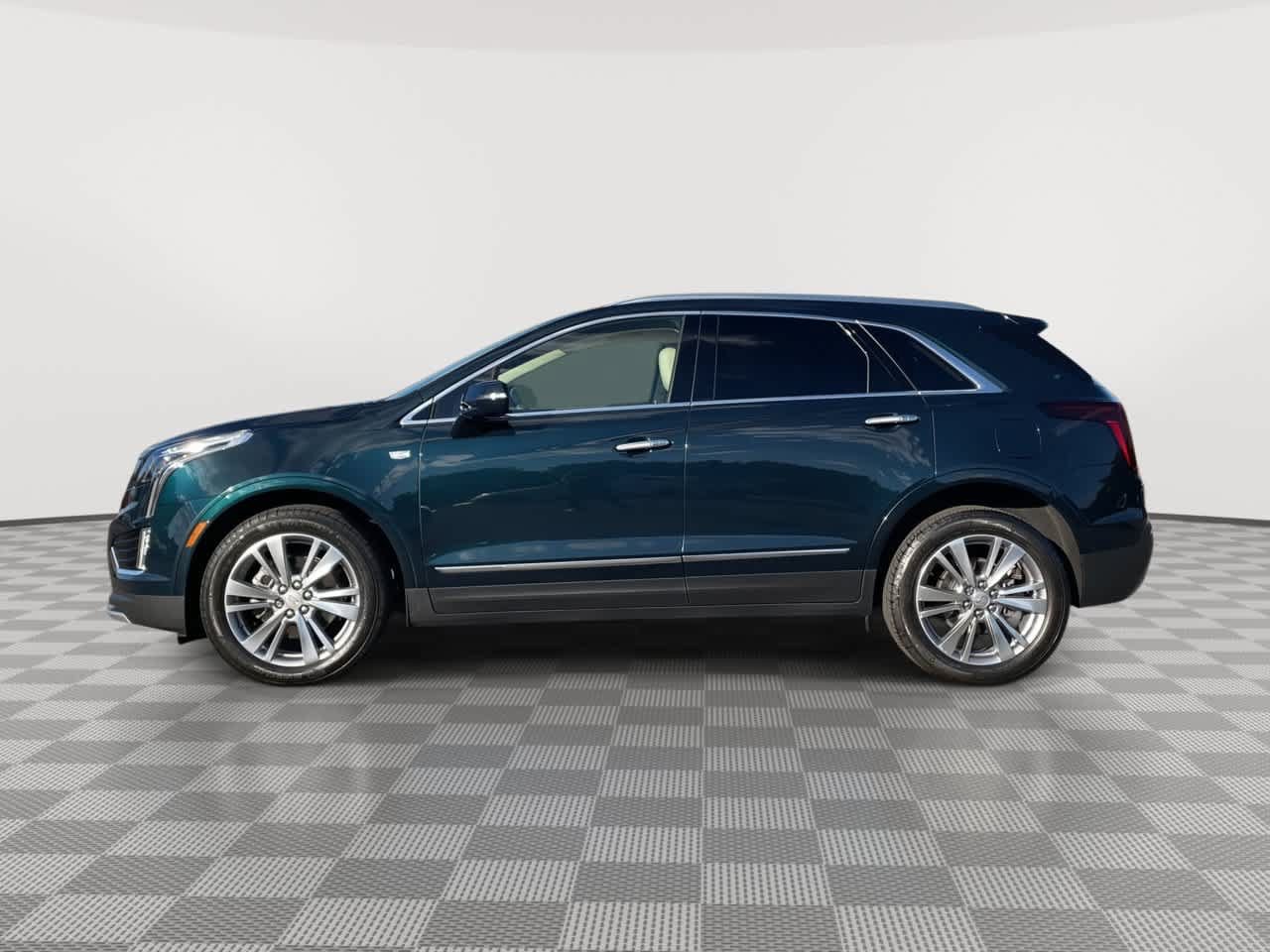 Certified 2024 Cadillac XT5 Premium Luxury AWD/4WD image 5