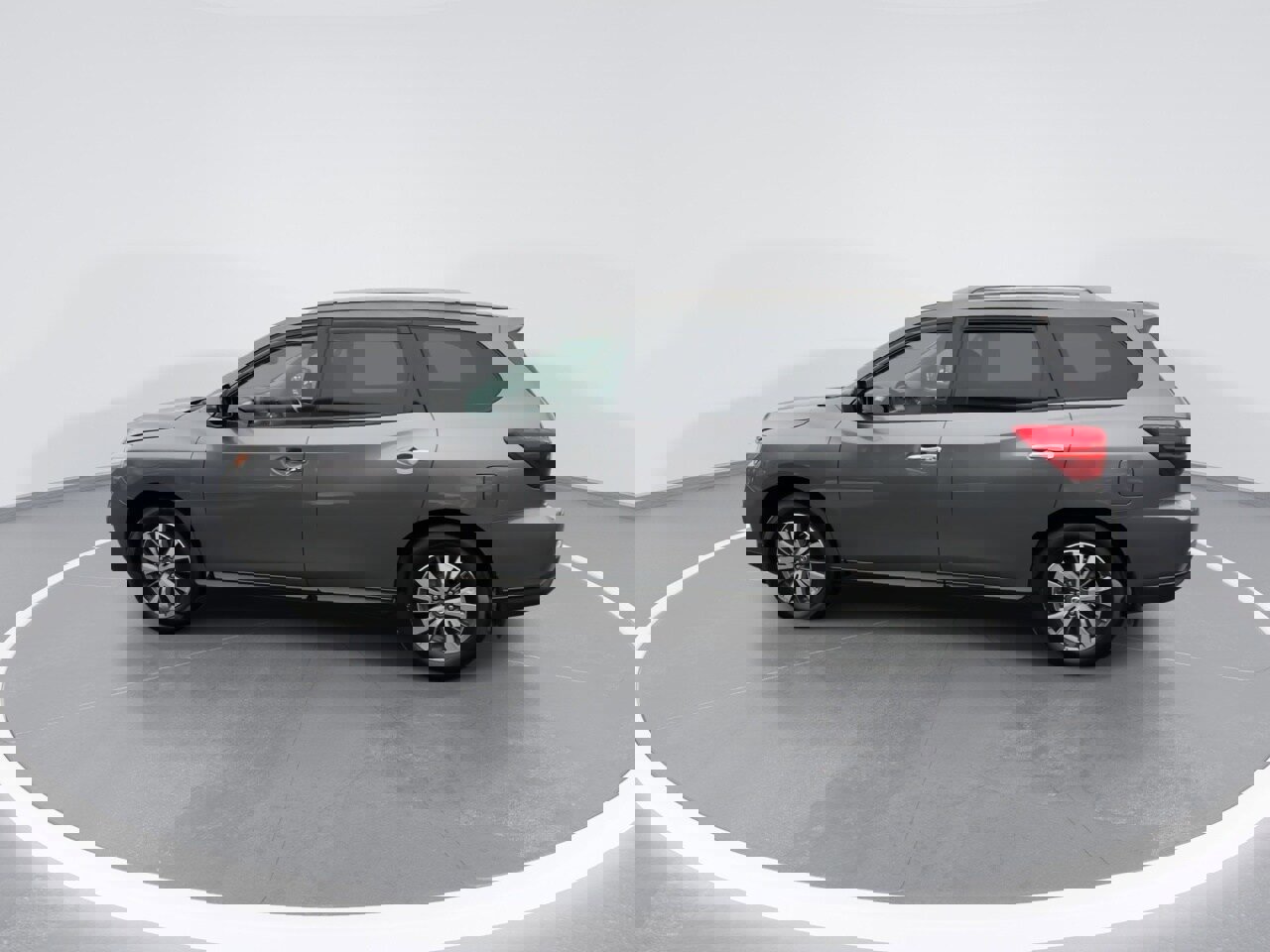 Used 2017 Nissan Pathfinder SV w/ SV Cold Weather Package image 5