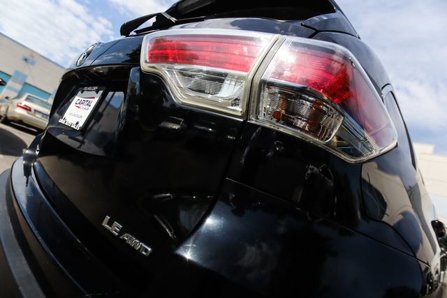 Used 2014 Toyota Highlander LE AWD/4WD image 14