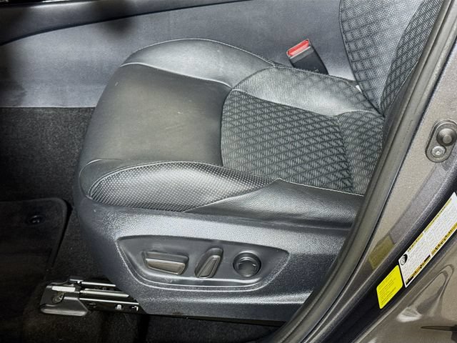 Used 2022 Toyota C-HR Limited FWD image 17