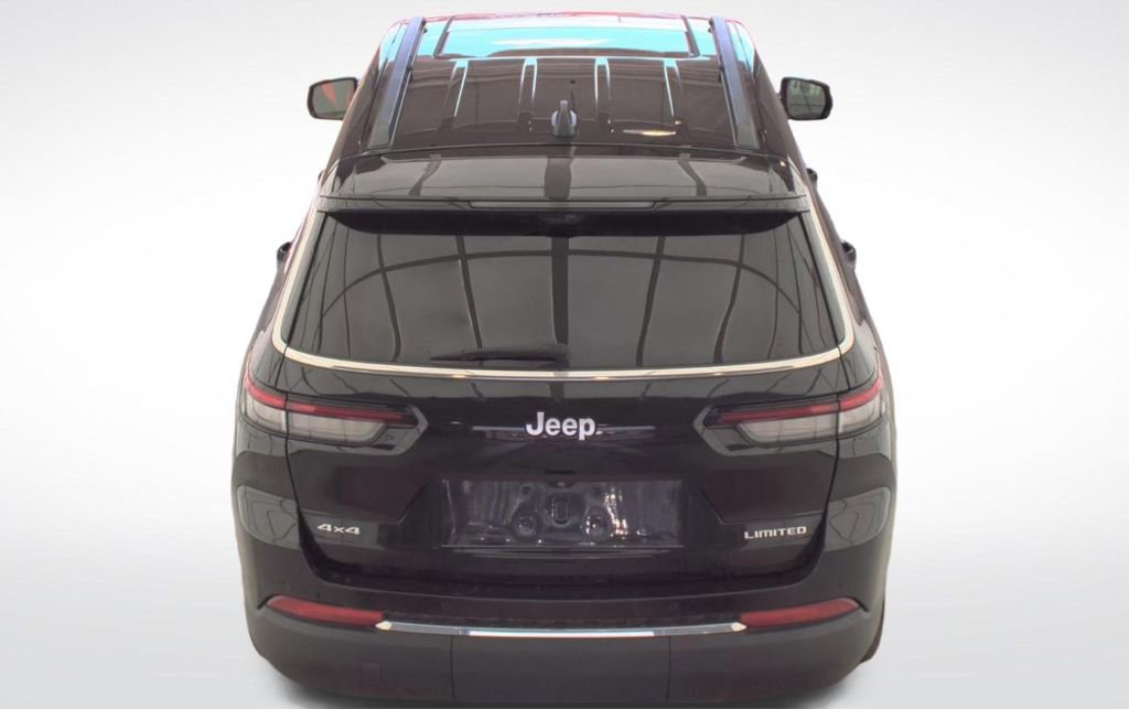 Used 2024 Jeep Grand Cherokee L Limited w/ Luxury Tech Group II image 16