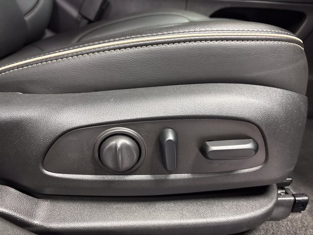 Used 2023 GMC Acadia Denali FWD image 12