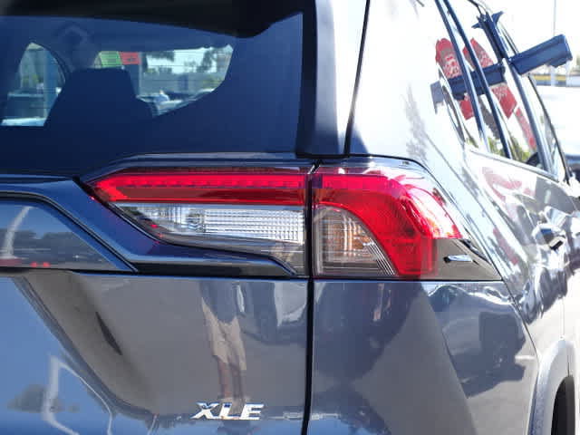 Used 2024 Toyota RAV4 XLE FWD image 12