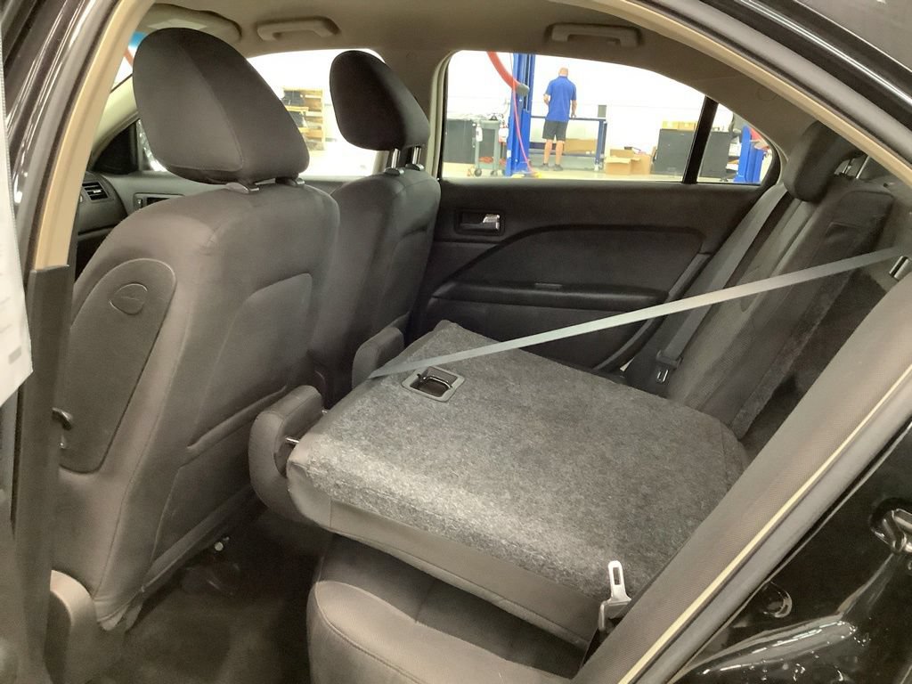 Used 2010 Ford Fusion SE FWD image 12