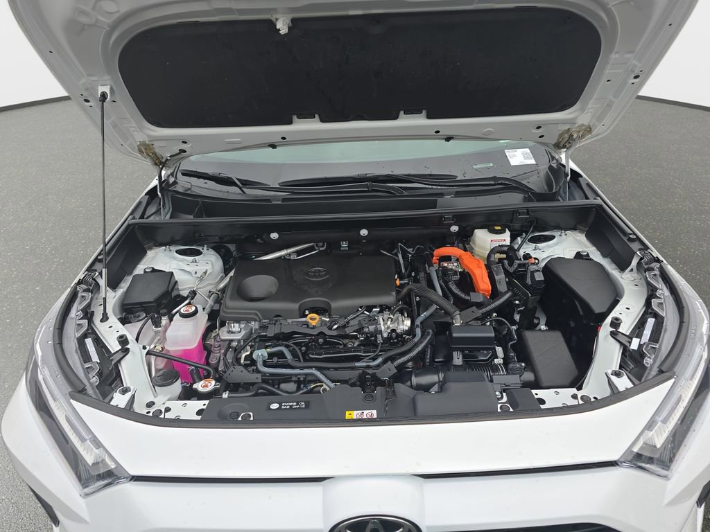 Used 2025 Toyota RAV4 LE image 33