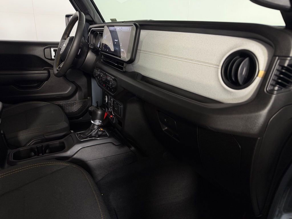 Used 2024 Jeep Wrangler Unlimited AWD/4WD image 29
