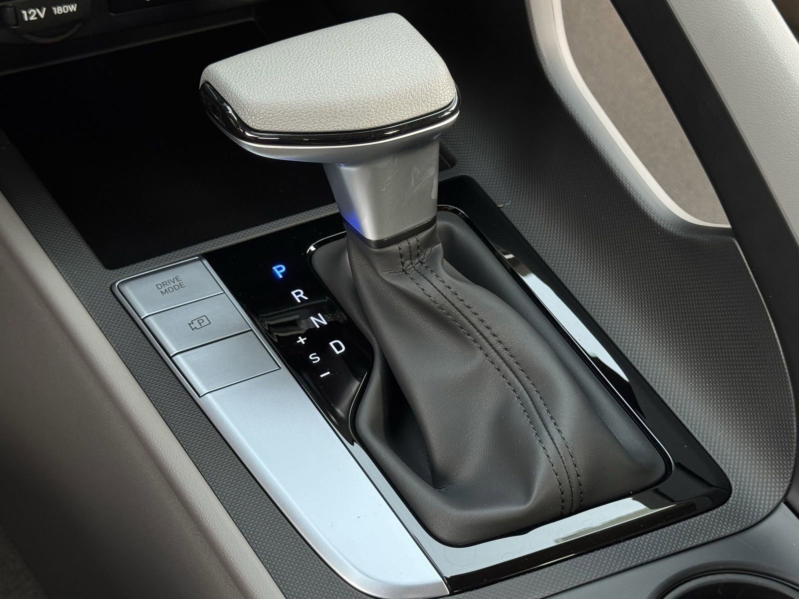 New 2026 Hyundai Elantra SE FWD image 22