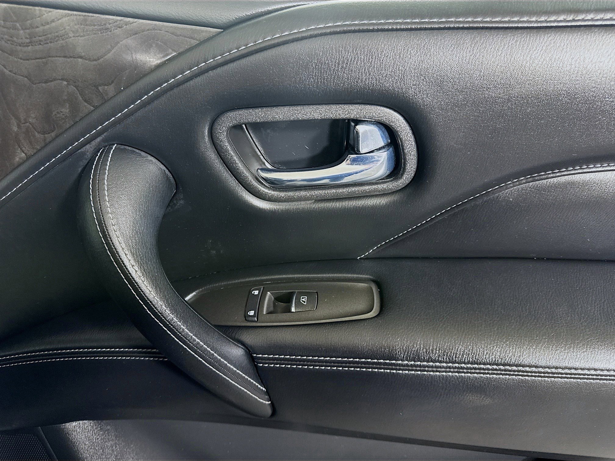 Used 2024 INFINITI QX80 Luxe image 31