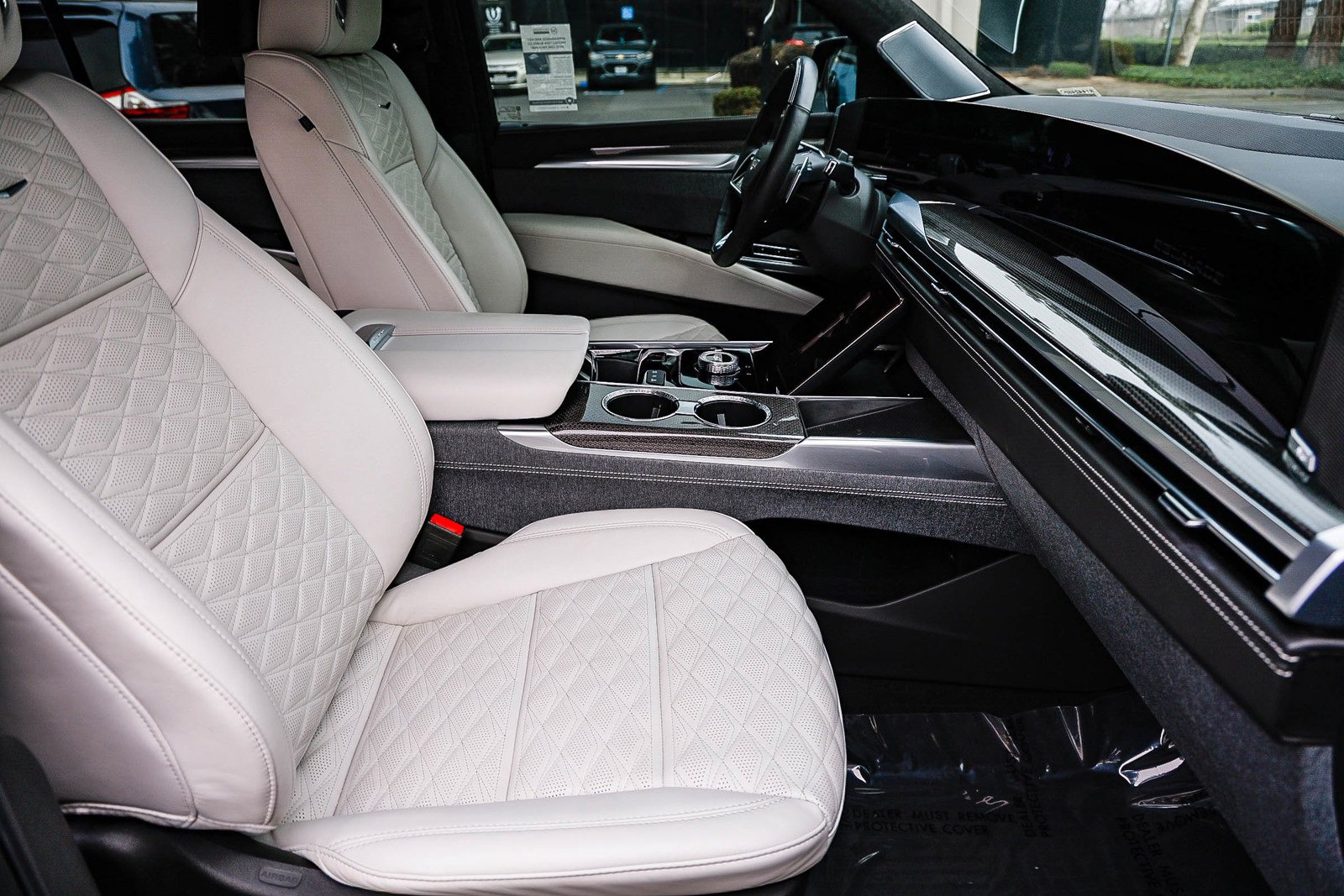 Used 2025 Cadillac Escalade V w/ LPO, ONYX Package image 17